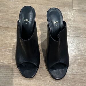 ZARA Black Open-Toe Leather Mules